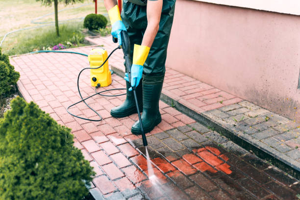 Best Driveway Pressure Washing  in Grandview, WA