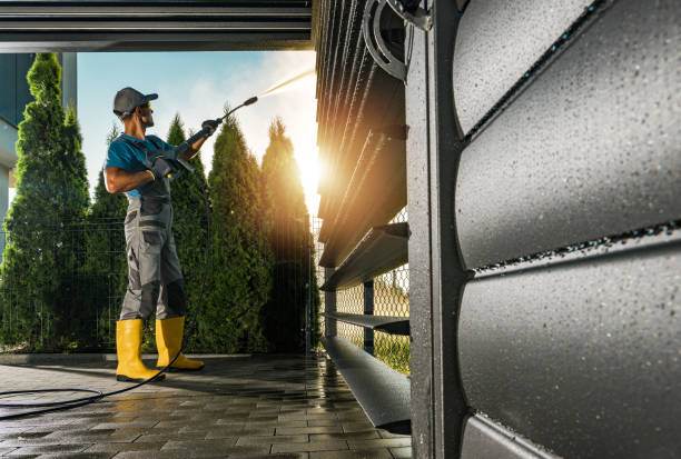 Best Sidewalk and Walkway Cleaning  in Grandview, WA
